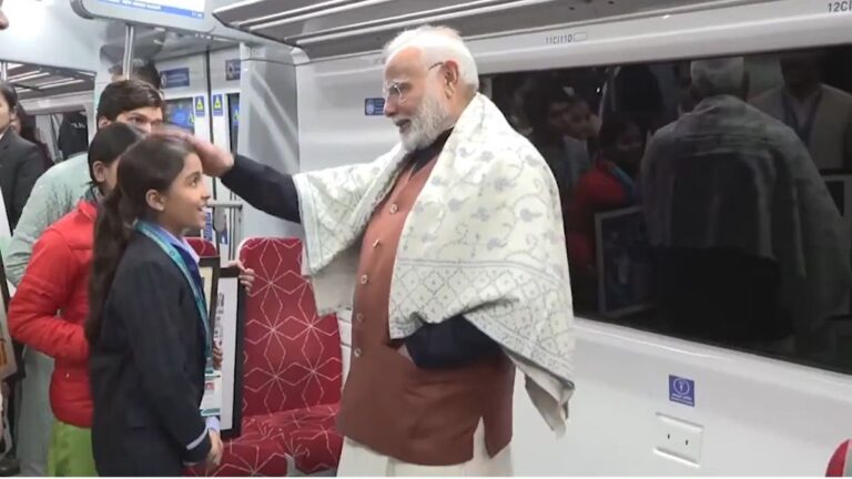 Namo Bharat Train: सिर्फ 40 मिनट में पूरा होगा दिल्ली से मेरठ का सफर, किराया 150-225 रुपये, पीएम मोदी ने बच्चों संग की नमो भारत ट्रेन की सवारी