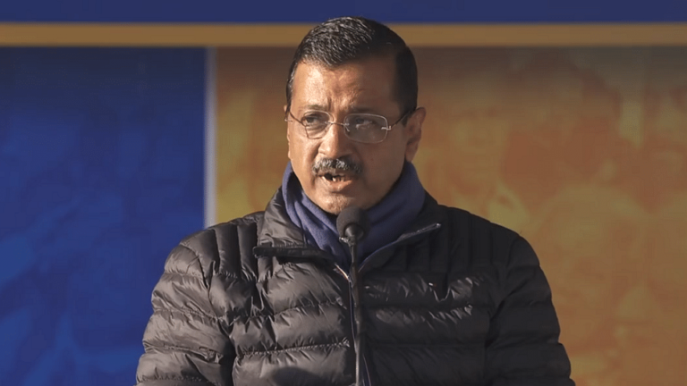 केजरीवाल का BJP पर करारा हमला: बोले- इनके पास नहीं कोई CM पद का चेहरा, ये गरीबों के दुश्मन; तोड़ रहे झुग्गियां